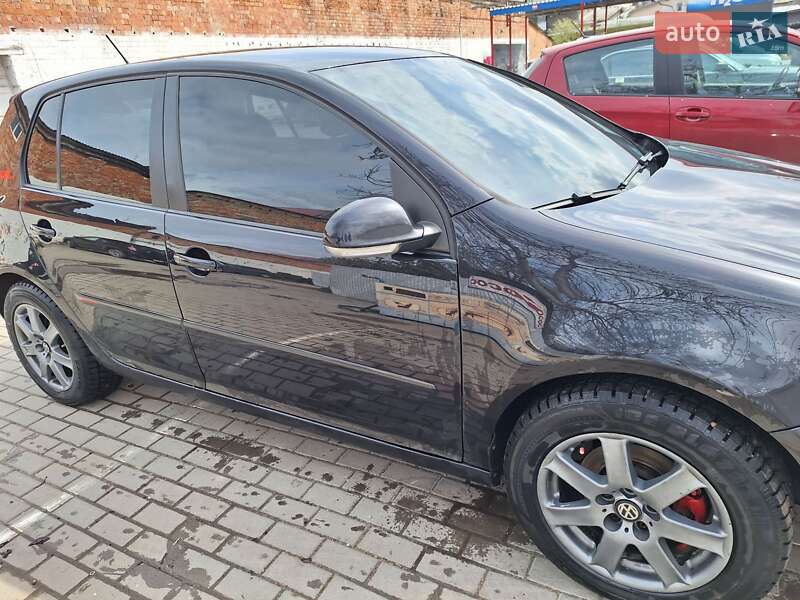 Хэтчбек Volkswagen Golf 2006 в Черновцах
