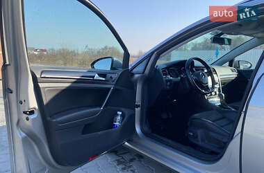 Універсал Volkswagen Golf 2015 в 