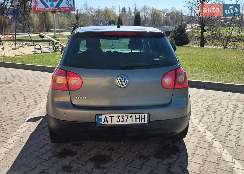 Хэтчбек Volkswagen Golf 2008 в Дубно
