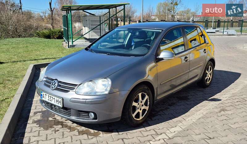 Хэтчбек Volkswagen Golf 2008 в Дубно