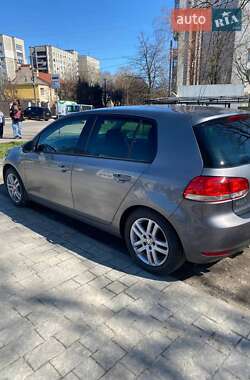 Хэтчбек Volkswagen Golf 2008 в 
