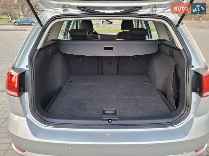 Универсал Volkswagen Golf 2018 в Черкассах