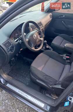 Универсал Volkswagen Golf 2002 в 
