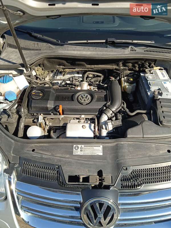 Універсал Volkswagen Golf 2009 в Чернігові