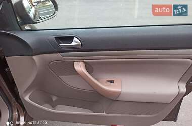Универсал Volkswagen Golf 2011 в 