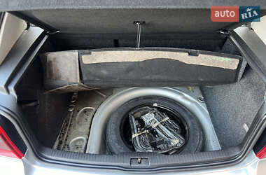 Хэтчбек Volkswagen Golf 2001 в 