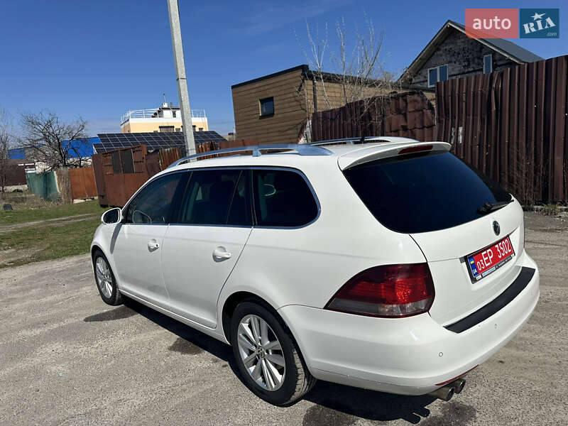 Універсал Volkswagen Golf 2011 в Києві