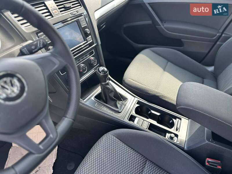 Универсал Volkswagen Golf 2018 в Кривом Роге