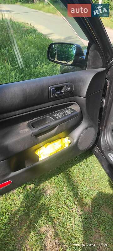 Хэтчбек Volkswagen Golf 2001 в Ананьеве