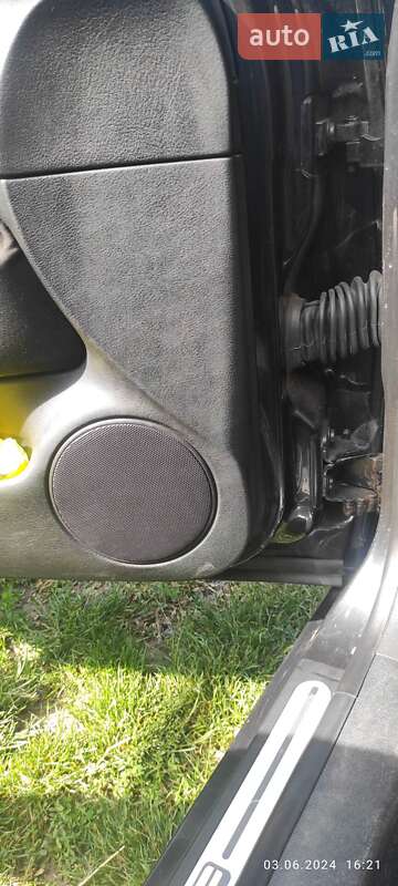 Хэтчбек Volkswagen Golf 2001 в Ананьеве