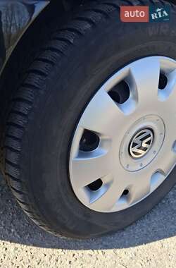 Хэтчбек Volkswagen Golf 2010 в 