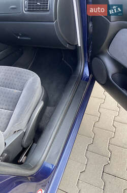 Универсал Volkswagen Golf 2001 в 