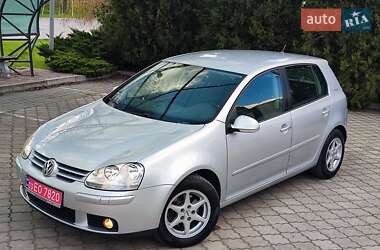 Хэтчбек Volkswagen Golf 2008 в 