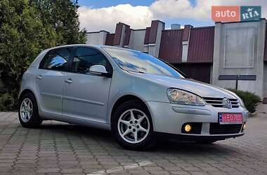 Хэтчбек Volkswagen Golf 2008 в 