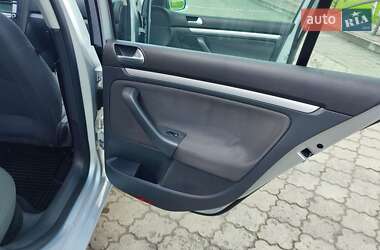 Хэтчбек Volkswagen Golf 2008 в 