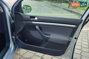 Хэтчбек Volkswagen Golf 2008 в 