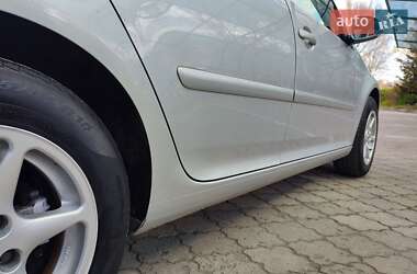 Хэтчбек Volkswagen Golf 2008 в 
