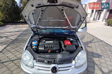 Хэтчбек Volkswagen Golf 2008 в 