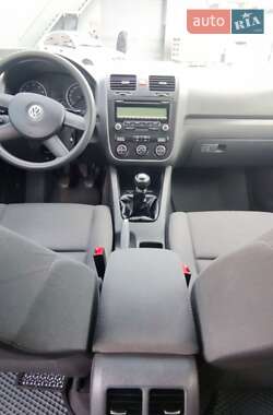 Хетчбек Volkswagen Golf 2004 в 