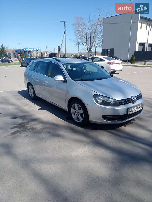 Універсал Volkswagen Golf 2010 в Івано-Франківську