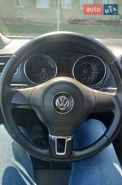 Універсал Volkswagen Golf 2010 в 