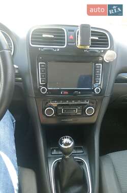 Універсал Volkswagen Golf 2010 в 