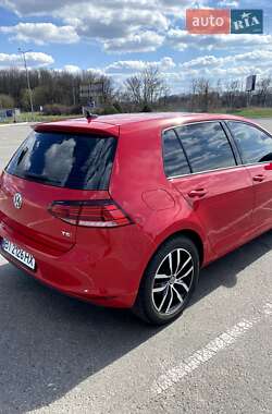 Хэтчбек Volkswagen Golf 2014 в 