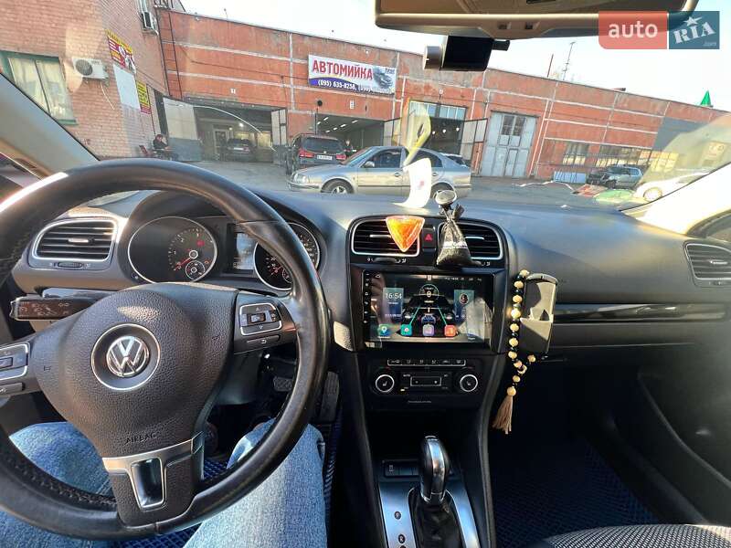 Универсал Volkswagen Golf 2011 в Чернигове