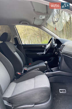 Хэтчбек Volkswagen Golf 2003 в 