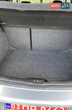 Хэтчбек Volkswagen Golf 2003 в 