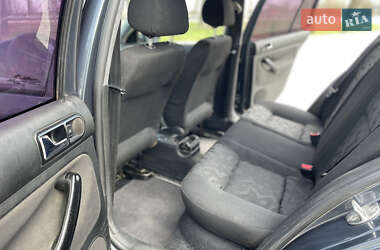 Хэтчбек Volkswagen Golf 2000 в 