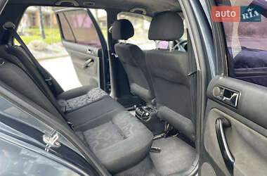 Хэтчбек Volkswagen Golf 2000 в 