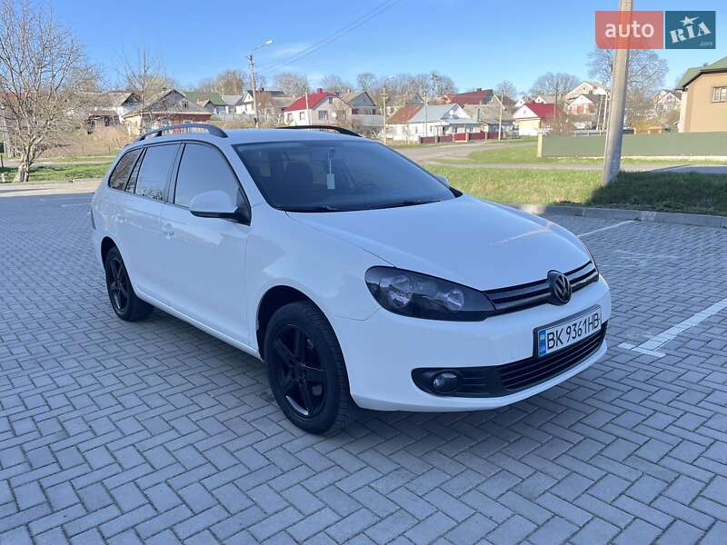 Универсал Volkswagen Golf 2010 в 