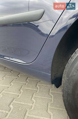 Хэтчбек Volkswagen Golf 2005 в 