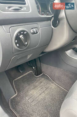 Хэтчбек Volkswagen Golf 2005 в 