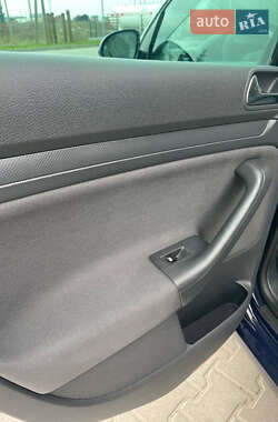Хэтчбек Volkswagen Golf 2005 в 