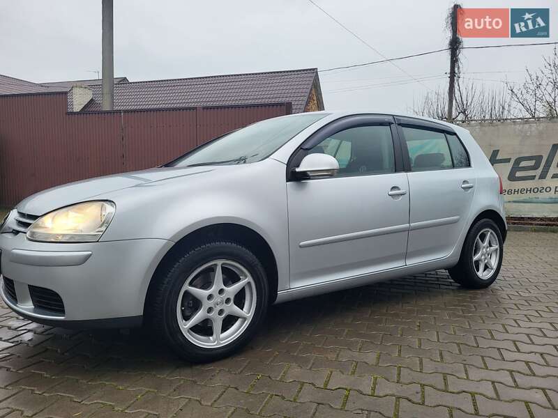 Хэтчбек Volkswagen Golf 2007 в Новоселице