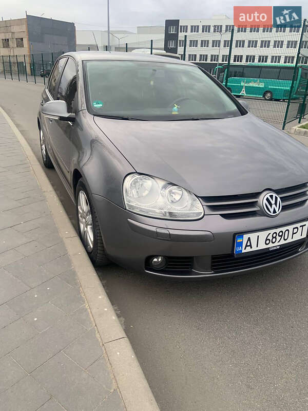 Хетчбек Volkswagen Golf 2006 в Києві