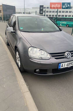 Хэтчбек Volkswagen Golf 2006 в 