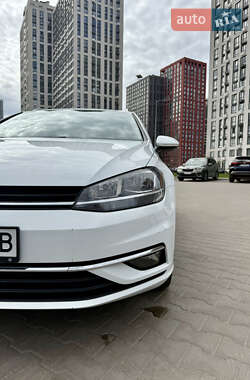 Универсал Volkswagen Golf 2018 в 