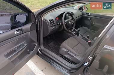 Хэтчбек Volkswagen Golf 2006 в 