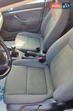 Хэтчбек Volkswagen Golf 2007 в 