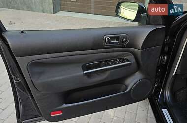 Хэтчбек Volkswagen Golf 2003 в 