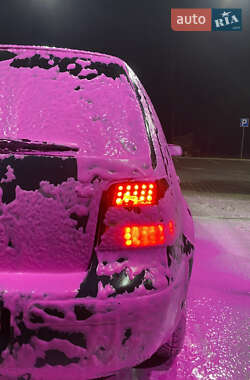 Хетчбек Volkswagen Golf 2000 в 