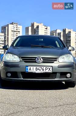 Хэтчбек Volkswagen Golf 2005 в 