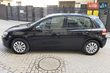 Хэтчбек Volkswagen Golf 2010 в 