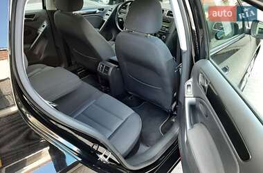 Хэтчбек Volkswagen Golf 2010 в 
