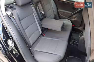 Хэтчбек Volkswagen Golf 2010 в 