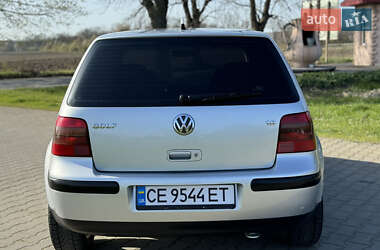 Хэтчбек Volkswagen Golf 2001 в 