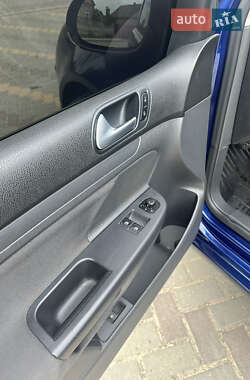 Хэтчбек Volkswagen Golf 2007 в 